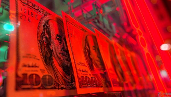 大空头的迈克尔·伯里突然抛售所有资产——只留下一项“抗衰退”资产