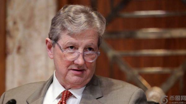 参议员肯尼迪就山姆·班克曼-弗里德的父母对保罗·阿特金斯进行了质询。