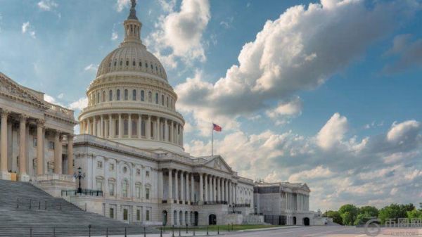 参议院委员会推动两项重要法案，以便对稳定币和银行业进行改革。