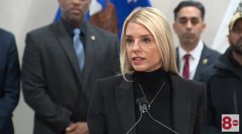 帕姆·邦迪淡化Signal聊天泄密事件严重性，称刑事调查可能性不大