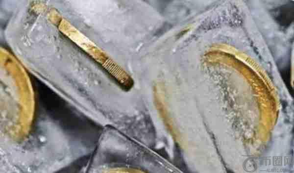 比特币区块链：去中心化革命背后的技术基石与现实挑战