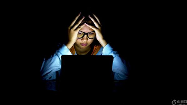 Coinbase、MetaMask、Base 和 Robinhood 受到 AWS 中断的影响